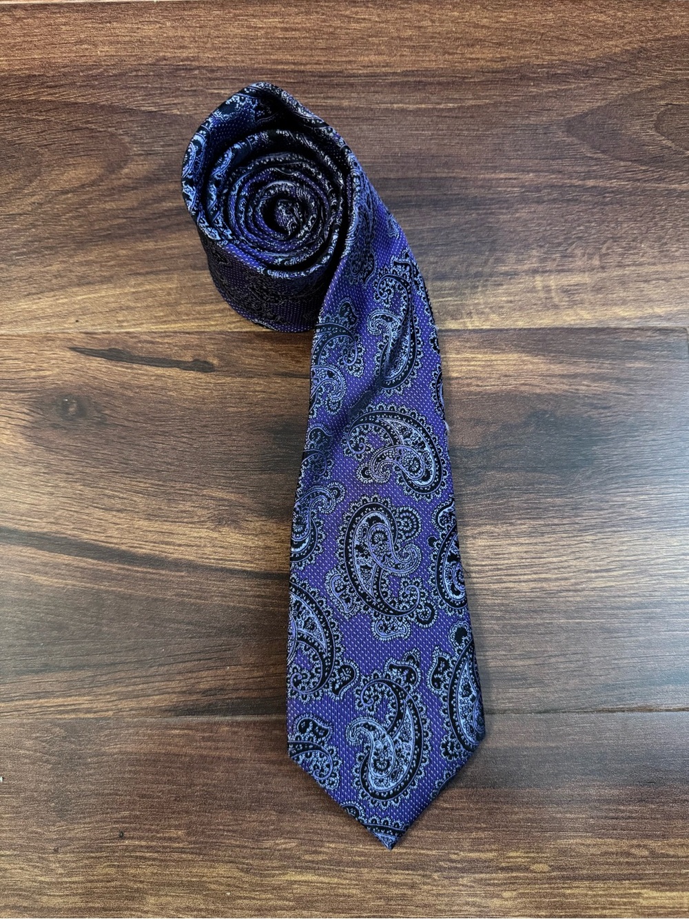PRESWICK & MOORE Classic Purple Paisley Tie